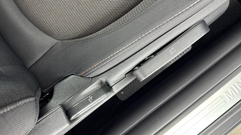 MINI Hatchback 1.5 Cooper Classic II 3dr Petrol Hatchback